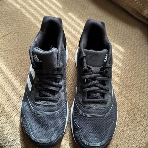 NEW Adidas Youth Black/White Shoes - Picture 4 of 6